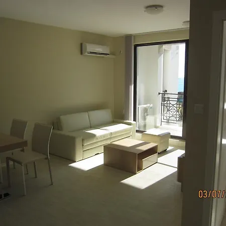 아파트 Nedev's In Kavatsi Area