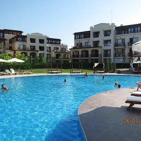 Nedev's In Kavatsi Area شقة سوزوبول
