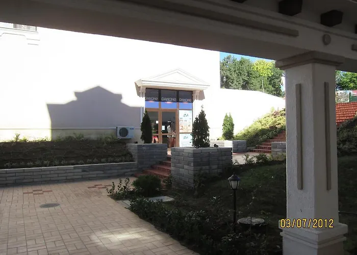 Nedev's In Kavatsi Area * 索佐波尔