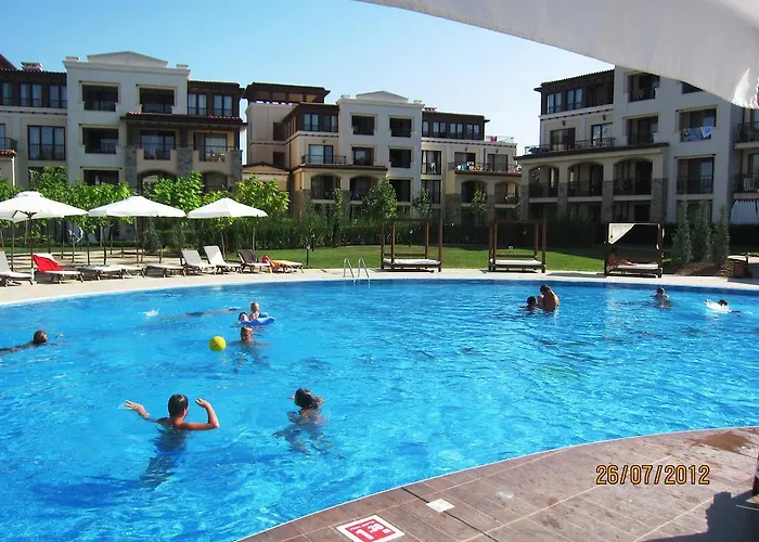 公寓 Nedev's In Kavatsi Area