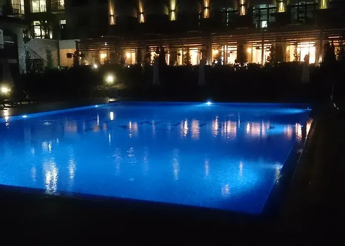 Nedev's In Kavatsi Area 索佐波尔