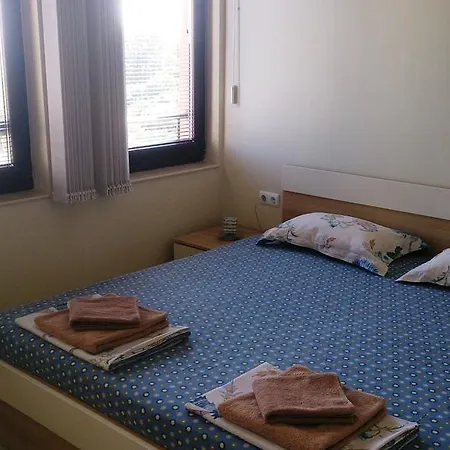 Nedev's In Kavatsi Area 아파트